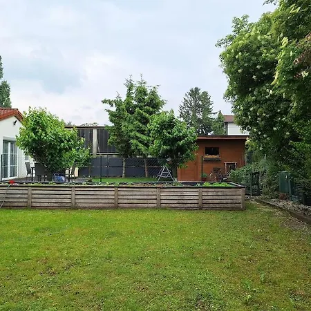 Gartenhaus Am Stadtrand Von Wien Mit Parkplatz Exterior photo