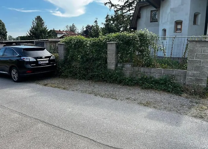 Gartenhaus Am Stadtrand Von Wien Mit Parkplatz
