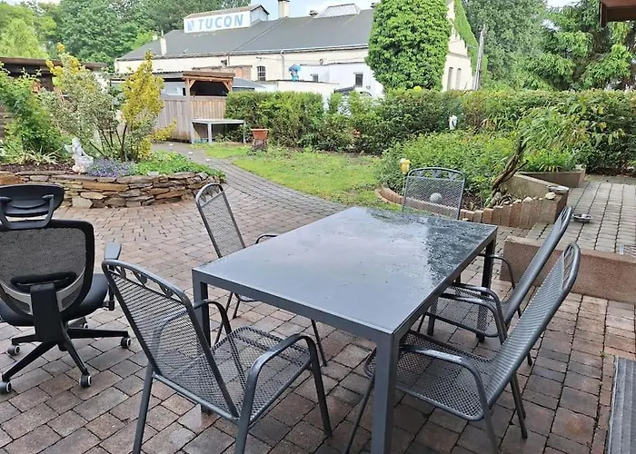 Gartenhaus Am Stadtrand Von Wien Mit Parkplatz